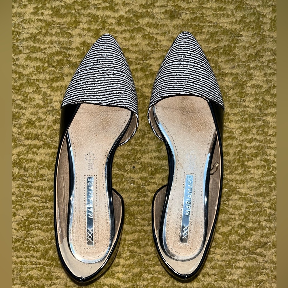 FREE W/ $10+ Purchase: MARIAMARE Black and White Flats
